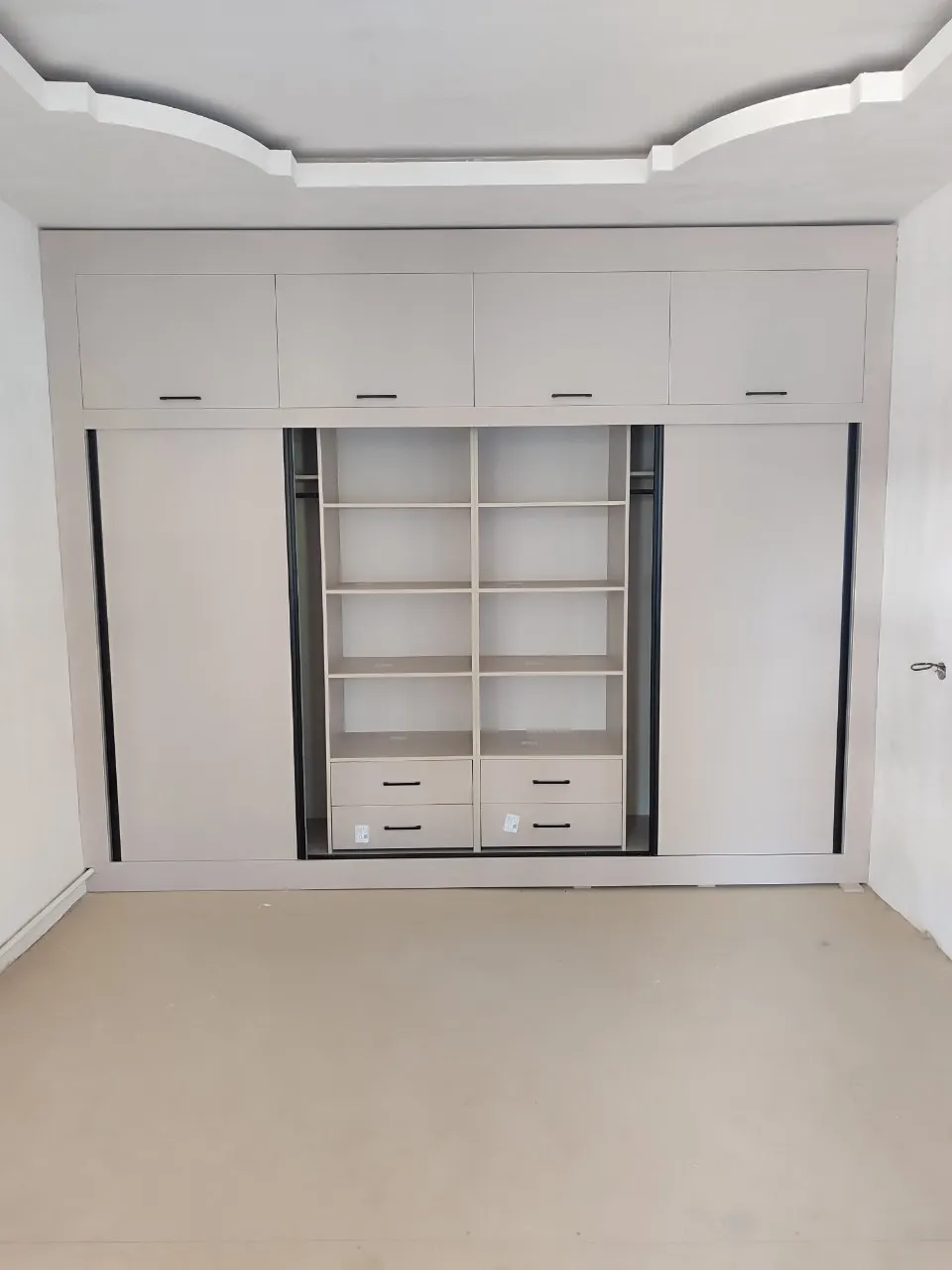 Garderob xonasi